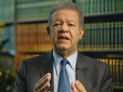 Leonel Fernández acusa al Gobierno de improvisar con el destino del país