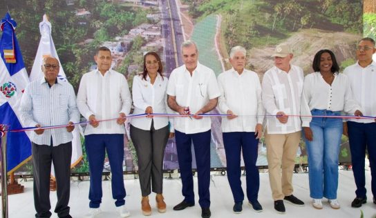 Presidente Abinader inaugura nueva entrada a Samaná con cuatro carriles, mejorando conectividad y turismo