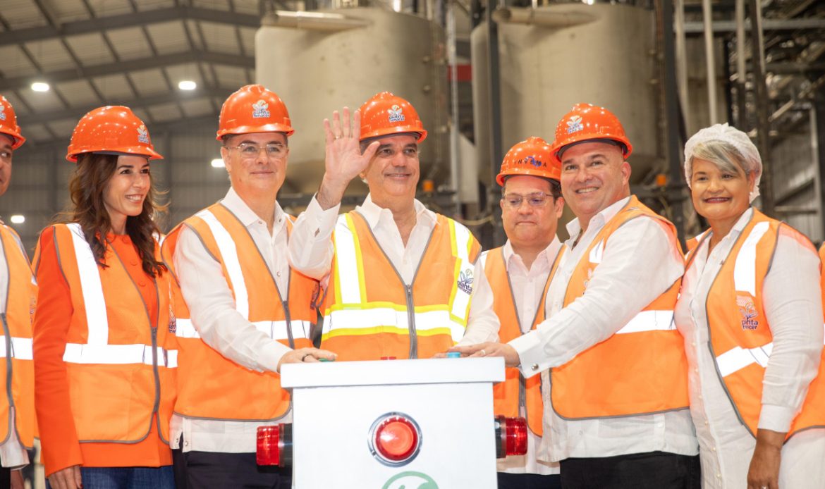 Presidente Abinader inaugura Planta Renacer, primera del Caribe en producir resina PET reciclada para alimentos