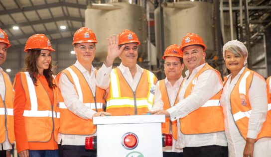 Presidente Abinader inaugura Planta Renacer, primera del Caribe en producir resina PET reciclada para alimentos