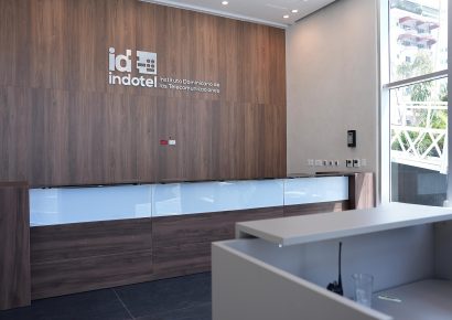 Indotel inicia “Programa de Atención Integral a la Niñez Asistida por Conectividad Digital” en San Juan