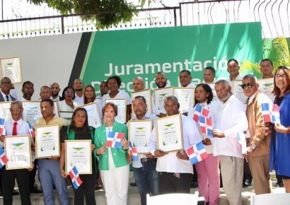 Juramentan nueva dirección de Fuerza Magisterial y anuncian que saldrán centro por centro a organizar simpatías