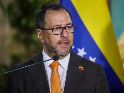 Canciller de Venezuela descarta restablecer relaciones diplomáticas con Chile y critica a José Antonio Kast