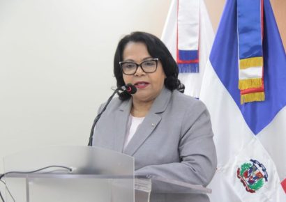 Presidenta de la CCRD, Emma Polanco explica que se buscaron incentivos por desempeño, no aumentos salariales.