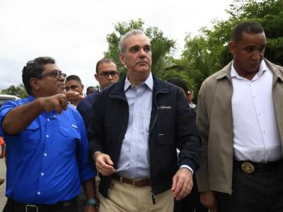 Abinader recorre zonas afectadas por lluvias y supervisa daños
