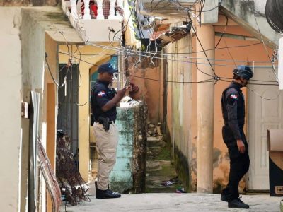 Policía arresta al padre de la bebé encontrada dentro de una mochila en Los Girasoles