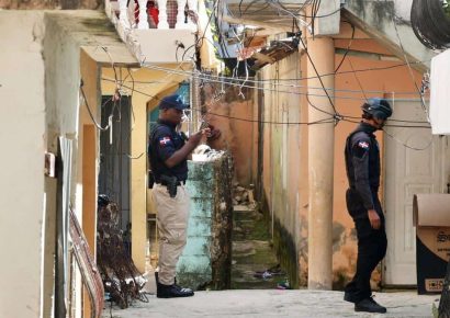 Policía arresta al padre de la bebé encontrada dentro de una mochila en Los Girasoles