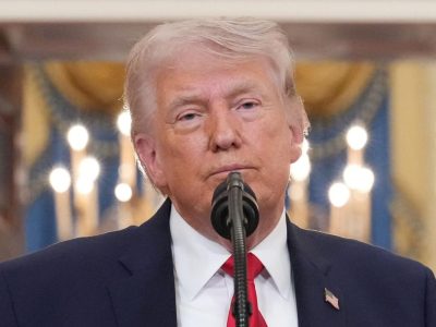 Trump impone nuevos aranceles a medicamentos para impulsar producción en EE. UU.