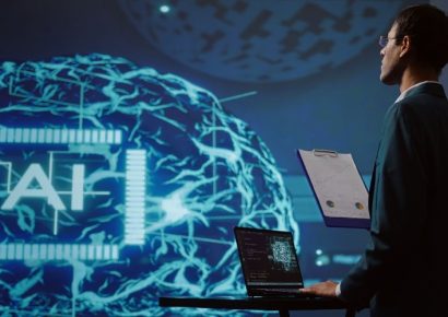 China sanciona a tres plataformas por no etiquetar contenido generado con IA
