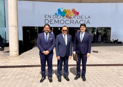 RD participa en encuentro global “En Defensa de la Democracia” en Barcelona