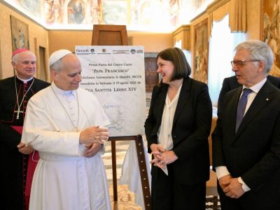 Papa León XIV bendice la primera piedra del «Centro Corazón – Papa Francisco» del Gemelli