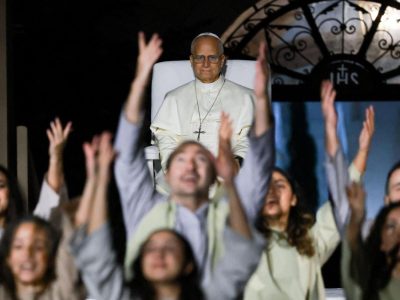 El papa León XIV llama a la comunidad educativa a reforzar la formación del pensamiento crítico en los jóvenes
