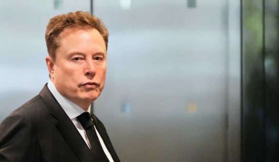 Musk acusa a OpenAI de traición y exige revertir su modelo de lucro