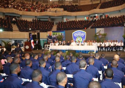 Gobierno de Luis Abinader gradúa más de 2,300 nuevos agentes policiales en la 148.ª promoción
