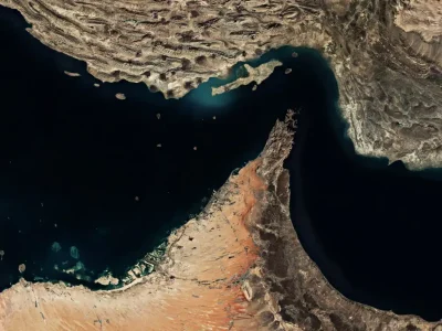 EE. UU. refuerza bloqueo naval en Ormuz: ningún buque logra cruzar en 48 horas