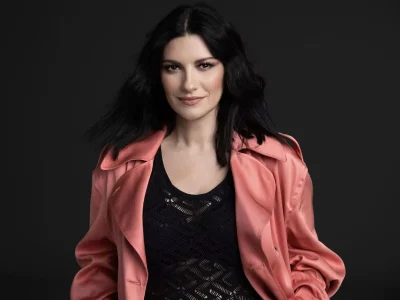 Laura Pausini detiene su concierto en Lima y reclama a fans de primera fila por no cantar sus canciones