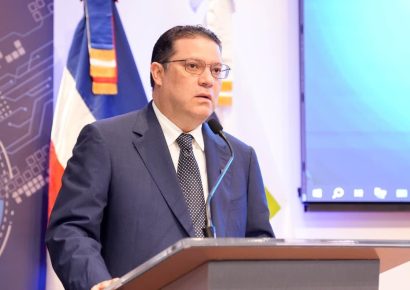 Sanz Lovatón asegura plan del Gobierno evita alzas y desabastecimiento pese conflicto EE.UU.–Irán