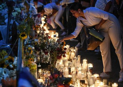 Vigilia conmemora un año de la tragedia del Jet Set con simbólico apagado de velas