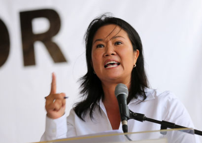 Keiko Fujimori se postula nuevamente por cuarta vez a la presidencia de Perú, buscando redimir el legado de su padre