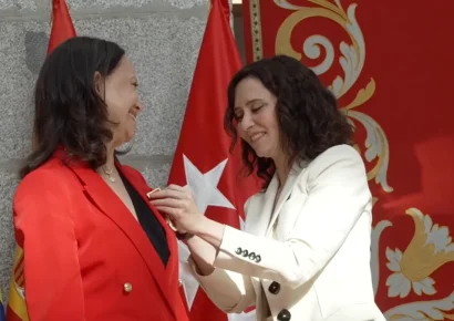 María Corina Machado recibe la Medalla de Oro de Madrid ante miles de venezolanos