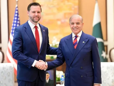 Primer ministro de Pakistán Sharif recibe a Vance tras reunirse por separado con la delegación de Irán