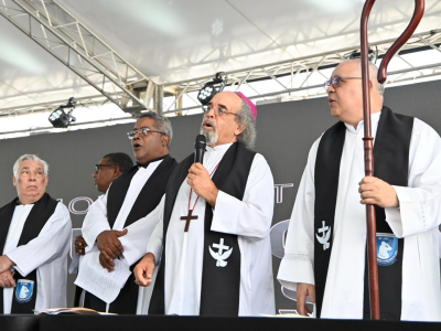 “No más promesas: queremos respuestas”, padre Rogelio cuestiona justicia en caso Jet Set