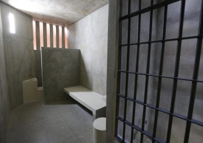 Juez federal ordena liberación de familia egipcia detenida en centro migratorio de Texas