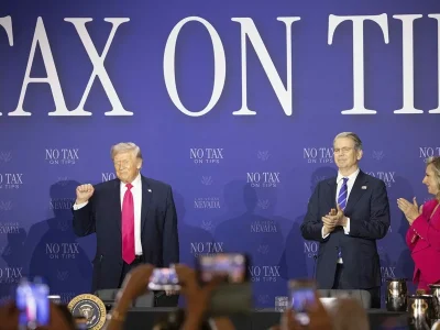 Trump impulsa en Las Vegas su propuesta para eliminar impuestos a las propinas en medio de debate electoral