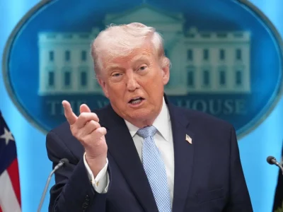 Trump advierte que Irán podría ser “destruido en una noche” por crisis en Ormuz