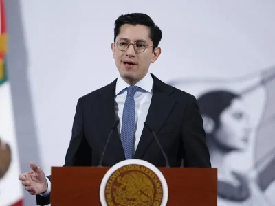 Senado de México ratifica a Roberto Velasco como canciller con amplia mayoría