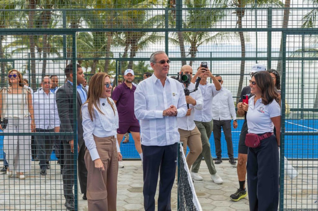 Abinader y Carolina Mejía inauguran el Malecón Deportivo de Santo Domingo; un nuevo polo urbano y deportivo frente al mar