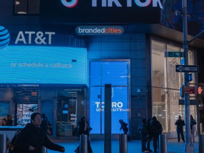 Estudio revela sesgo partidista en recomendaciones de TikTok