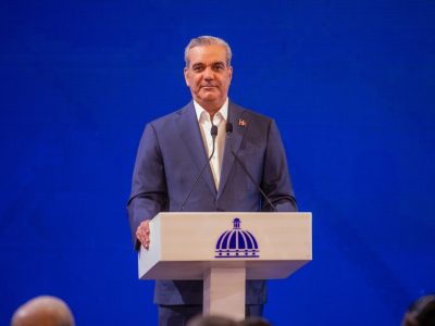 Abinader promulga ley que permite saldar obras ejecutadas sin contrato formal