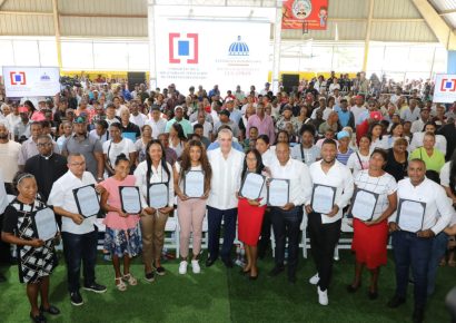 Presidente Abinader entregará títulos de propiedad y renovará escuelas y club comunitario este domingo