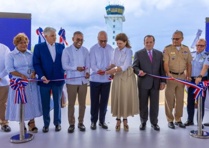 Raquel Peña encabeza inauguración de torre de control y moderno sistema de balizamiento en la Base Aérea de San Isidro