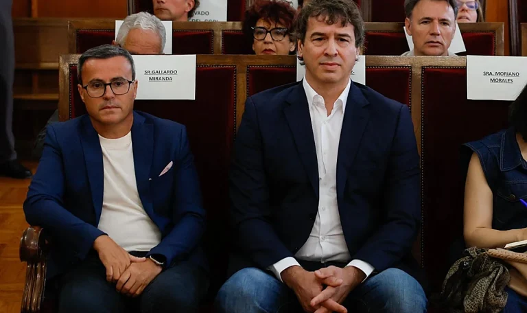 David Sánchez, hermano de Pedro Sánchez, se sienta en el banquillo por ...