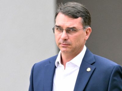 Flávio Bolsonaro niega favores políticos por financiamiento de Vorcaro