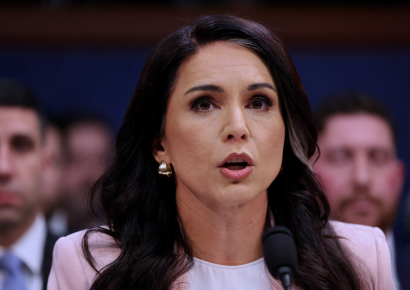Tulsi Gabbard dimite como directora de Inteligencia Nacional de EE.UU.