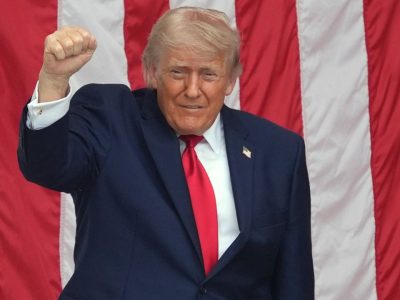 Jueza de Virginia suspende fondo de Trump por $1,800 millones
