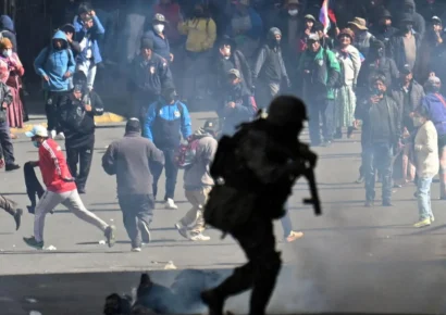Bolivia: protestas y bloqueos cercan La Paz pese a intentos de diálogo