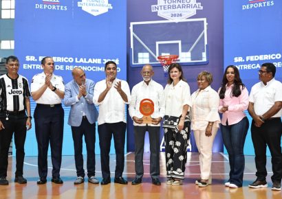 Vicepresidenta Raquel Peña y ministro Kelvin Cruz inauguran torneo de baloncesto interbarrial en Santo Domingo