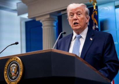 Trump asegura que EE. UU. negocia con Irán pese a nuevo enfrentamiento en Ormuz