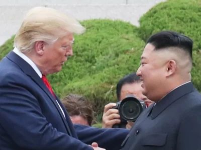Trump confirma contactos con Kim Jong-un y destaca «muy buena relación»