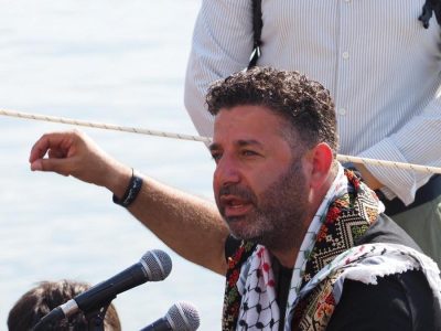 Activista Saif Abukeshek en riesgo por huelga seca
