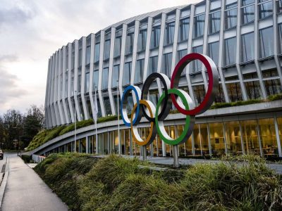 Rusia y Bielorrusia competirán sin bandera ni himno en torneos internacionales de boxeo
