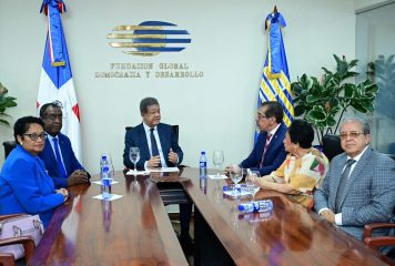Leonel Fernández recibe en Funglode a Jorge Asjana, candidato a rector de la UASD