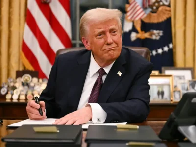 Trump estudia fondo de 1,700 millones para aliados investigados