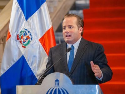 Paliza afirma que Gobierno acata decisiones de la JCE tras rechazo a recorte de fondos a partidos