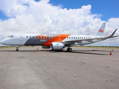 Avión de Sky High retorna a AILA por falla técnica
