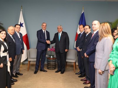 Abinader y Mulino acuerdan fortalecer comercio y turismo
